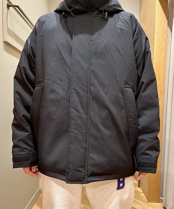 新里 京介さんの「BEAMS WOMEN｜Bロゴ スウェットパンツ」を使ったコーディネート