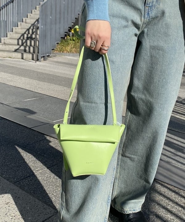 ayaさんの「BEAMS WOMEN｜YAHKI / YH-610 クロスボディバッグ」を使ったコーディネート