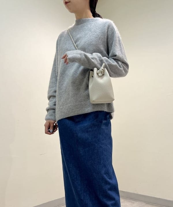 中丸　栞さんの「BEAMS WOMEN｜エディター坪田あさみ × woadblue × Demi-Luxe BEAMS / 別注 デニム Iラインスカート」を使ったコーディネート