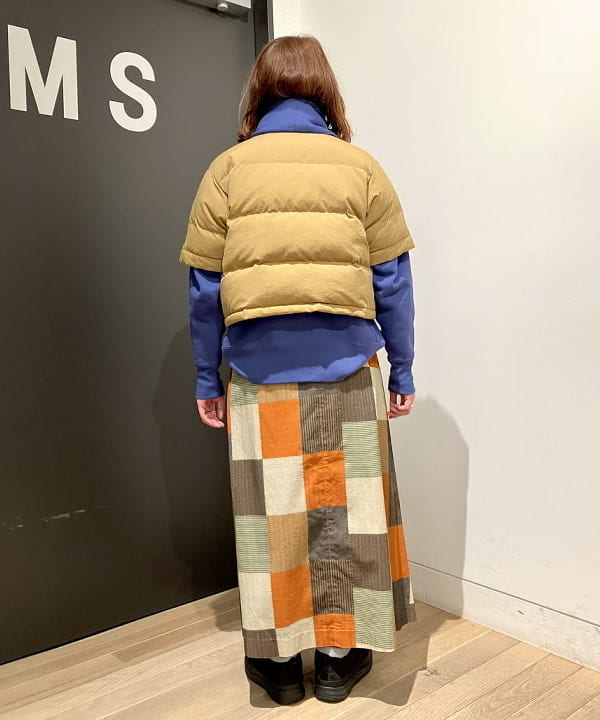 みかみさんの「BEAMS WOMEN｜Champion × BEAMS BOY / 別注 ロゴ リバースウィーブ(R) クルーネック スウェット 23FW」を使ったコーディネート
