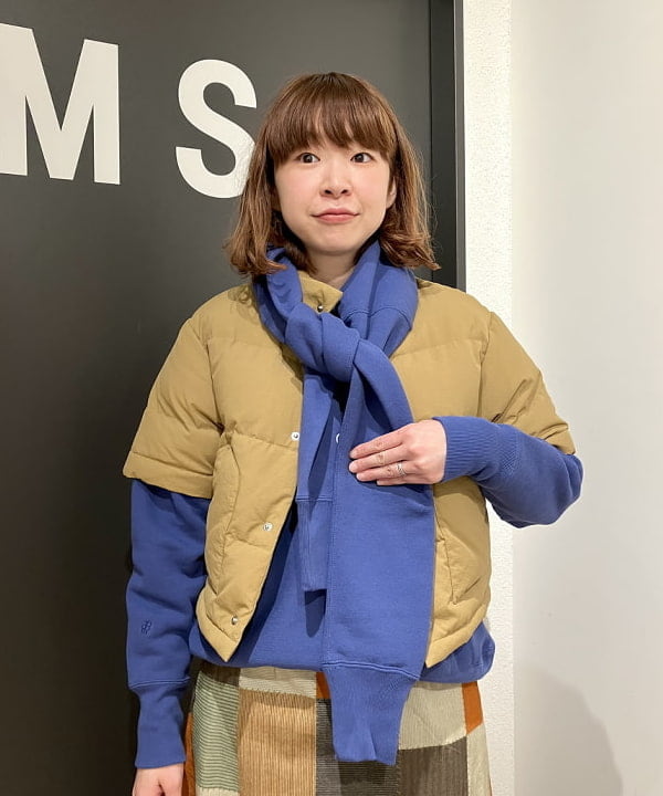 みかみさんの「BEAMS WOMEN｜Champion × BEAMS BOY / 別注 ロゴ リバースウィーブ(R) クルーネック スウェット 23FW」を使ったコーディネート