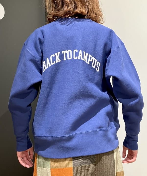 みかみさんの「BEAMS WOMEN｜Champion × BEAMS BOY / 別注 ロゴ リバースウィーブ(R) クルーネック スウェット 23FW」を使ったコーディネート