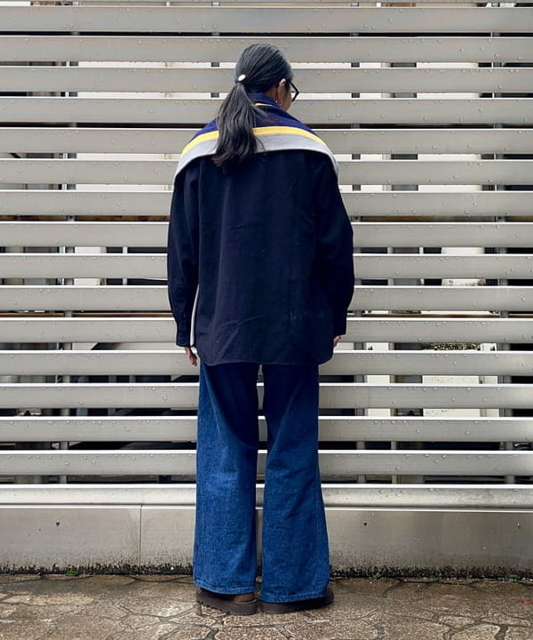 ミナミマリコさんの「BEAMS WOMEN｜BUZZ RICKSON'S / 別注 シャンブレー ロングスリーブ シャツ」を使ったコーディネート