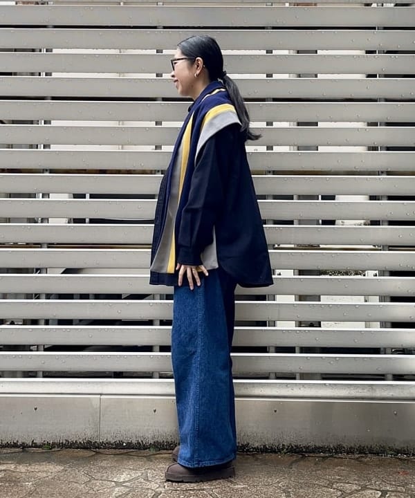 ミナミマリコさんの「BEAMS WOMEN｜BUZZ RICKSON'S / 別注 シャンブレー ロングスリーブ シャツ」を使ったコーディネート
