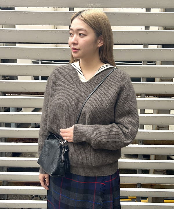千田 静香さんの「BEAMS WOMEN｜GIANNI CHIARINI / ALIFA レザーショルダーバッグ S」を使ったコーディネート
