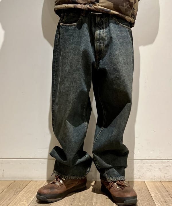 西村 光平さんの「BEAMS WOMEN｜BEAMS / ワイドフィット デニムパンツ」を使ったコーディネート