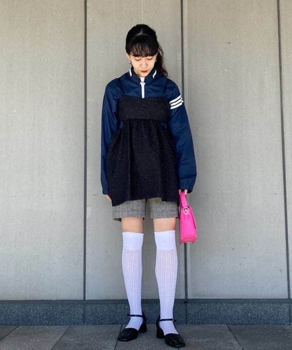 マツド ユメカさんの「BEAMS WOMEN｜Ray BEAMS / フクレ ジャカード カットアウト キャミソール」を使ったコーディネート