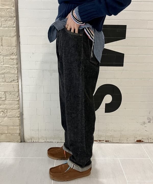 小原 もこさんの「BEAMS WOMEN｜【別注】BUZZ RICKSON'S / シャンブレー ロングスリーブ シャツ」を使ったコーディネート