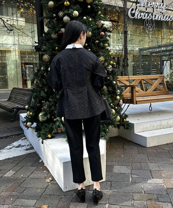 大浦 栞さんの「BEAMS WOMEN｜フクレ織りジャカード アタッチドカラー ブラウス＊」を使ったコーディネート