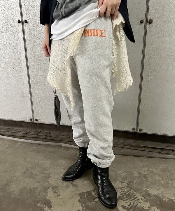 ナツハさんの「BEAMS WOMEN｜BEAMS BOY / がま口 ビッグ ポーチ」を使ったコーディネート