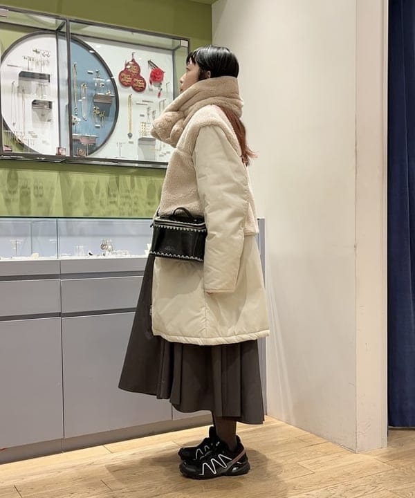 中條 和未さんの「BEAMS WOMEN｜HEY！Mrs ROSE &times; Ray BEAMS / 別注 カガリ バニティ」を使ったコーディネート