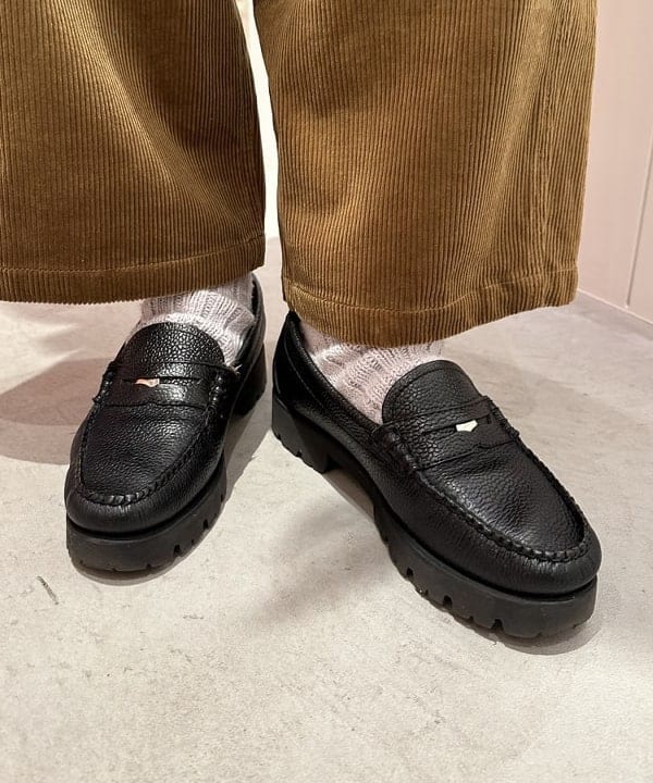 ナガオカ サキさんの「BEAMS WOMEN｜Gramicci / 別注コーデュロイ バルーンパンツ」を使ったコーディネート