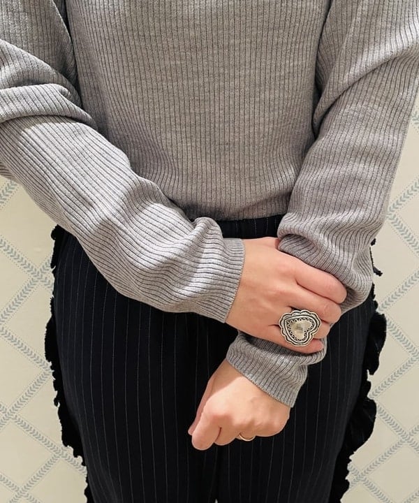 つぼさんの「BEAMS WOMEN｜ロンドンストライプ ボタンダウンシャツ」を使ったコーディネート