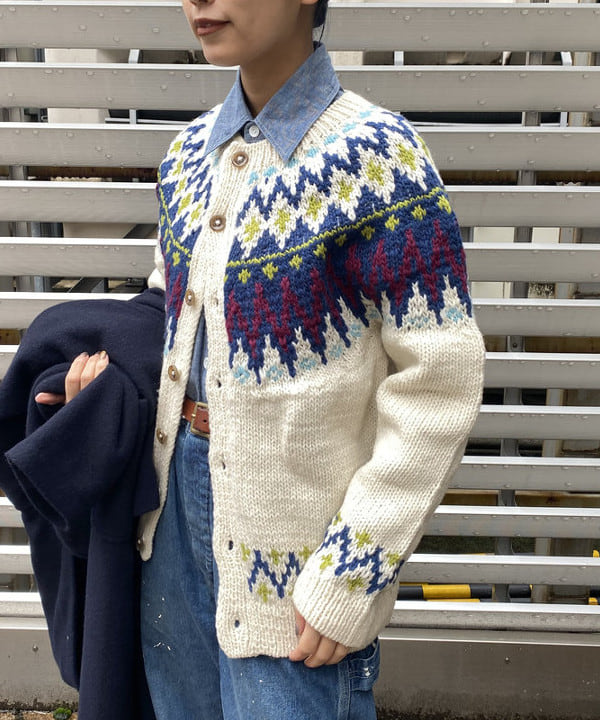 オカモト ミサキさんの「BEAMS WOMEN｜【別注】BUZZ RICKSON'S / シャンブレー ロングスリーブ シャツ」を使ったコーディネート