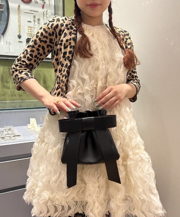 渡邊 舞さんの「BEAMS WOMEN｜I Hate Monday / flower lace ストッキング black」を使ったコーディネート