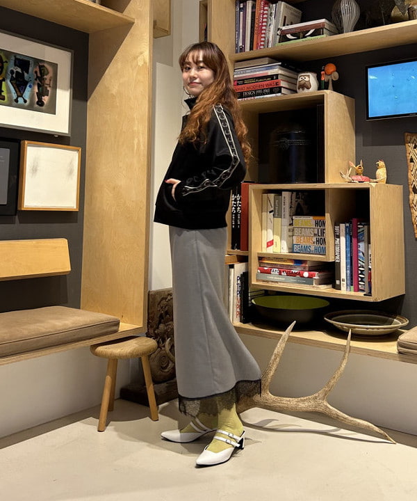 渡邊 舞さんの「BEAMS WOMEN｜Ray BEAMS / ポインテッド ベルト ミュール」を使ったコーディネート