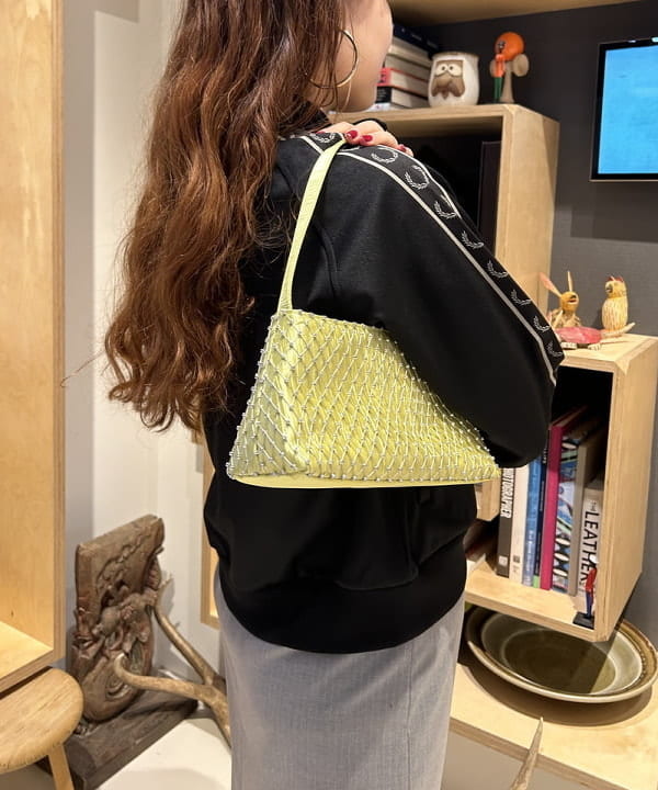 渡邊 舞さんの「BEAMS WOMEN｜Ray BEAMS / ポインテッド ベルト ミュール」を使ったコーディネート