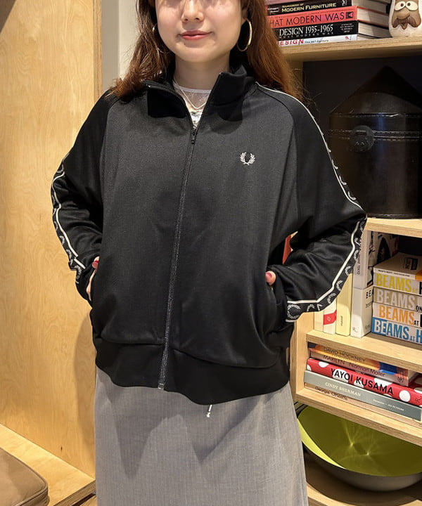 渡邊 舞さんの「BEAMS WOMEN｜Ray BEAMS / ポインテッド ベルト ミュール」を使ったコーディネート