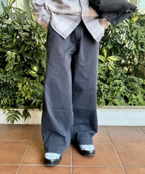 Ryohei Takataさんの「BEAMS WOMEN｜1940'sディテール ワイドチノパンツ」を使ったコーディネート