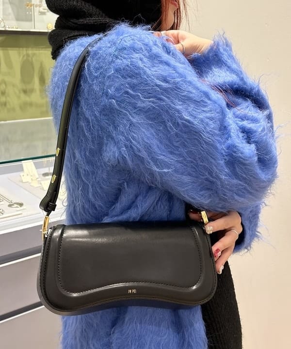 オカベ　アヤカさんの「BEAMS WOMEN｜JW PEI / Joy Bag」を使ったコーディネート