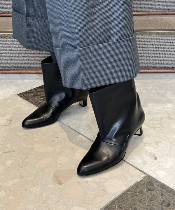 蒲原 捺美さんの「BEAMS WOMEN｜【別注】TATRAS / ACACIA ノーカラー ライトダウンジャケット」を使ったコーディネート