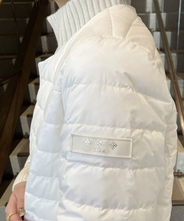 蒲原 捺美さんの「BEAMS WOMEN｜【別注】TATRAS / ACACIA ノーカラー ライトダウンジャケット」を使ったコーディネート