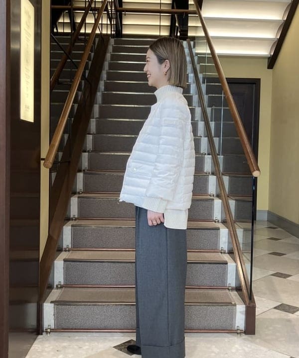 蒲原 捺美さんの「BEAMS WOMEN｜【別注】TATRAS / ACACIA ノーカラー ライトダウンジャケット」を使ったコーディネート