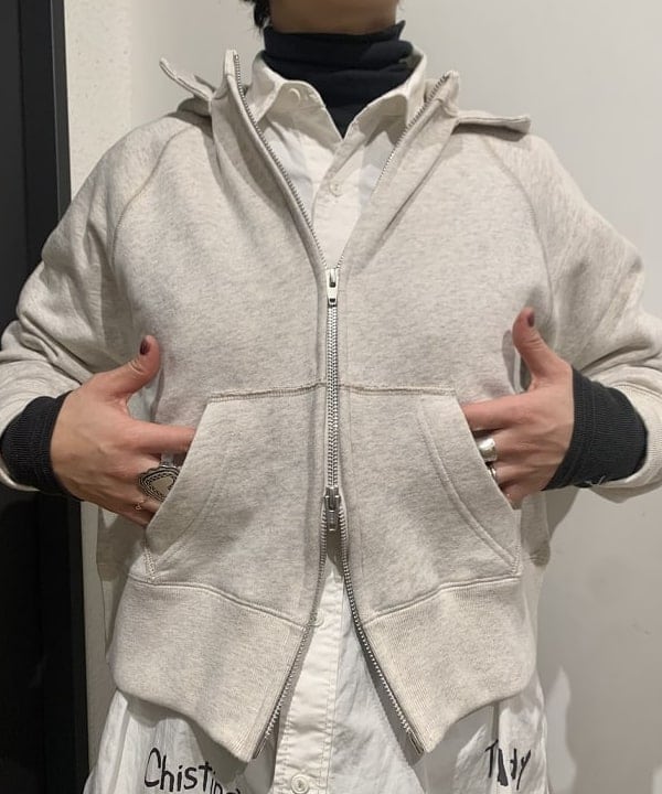 矢野(青木)優香さんの「BEAMS WOMEN｜BEAMS BOY / ボーイ メモリープリント ワンピース」を使ったコーディネート
