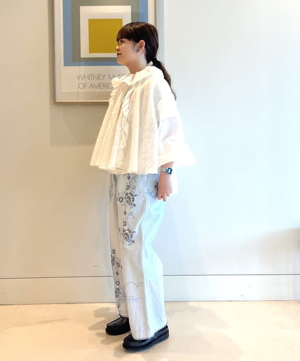 カスタニ モモノさんの「BEAMS WOMEN｜ラインロゴ ショートスリーブ Tシャツ」を使ったコーディネート