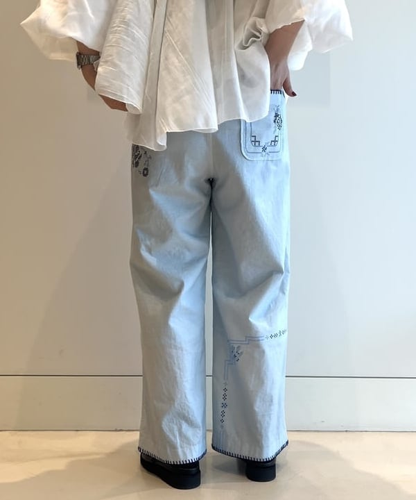 カスタニ モモノさんの「BEAMS WOMEN｜ラインロゴ ショートスリーブ Tシャツ」を使ったコーディネート