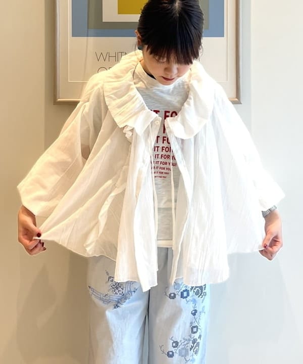 カスタニ モモノさんの「BEAMS WOMEN｜ラインロゴ ショートスリーブ Tシャツ」を使ったコーディネート