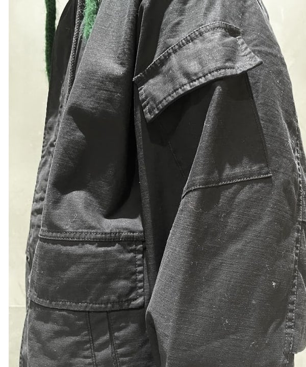 前田 優衣さんの「BEAMS WOMEN｜SUBU / 別注 セメント カモフラージュ サンダル」を使ったコーディネート