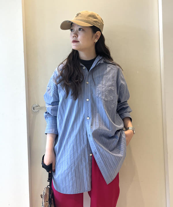 カスタニ モモノさんの「BEAMS WOMEN｜BEAMS BOY / ドビー ストライプ ビッグ ボタンダウン シャツ」を使ったコーディネート
