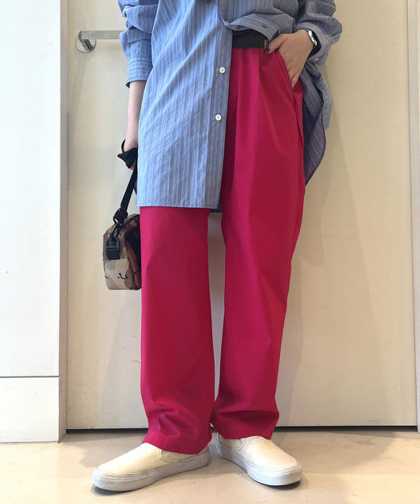 カスタニ モモノさんの「BEAMS WOMEN｜BEAMS BOY / ドビー ストライプ ビッグ ボタンダウン シャツ」を使ったコーディネート