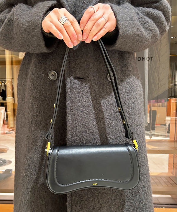 川口 恵さんの「BEAMS WOMEN｜PHILIPPE AUDIBERT × Demi-Luxe BEAMS / 別注 Millie ネックレス シルバー」を使ったコーディネート