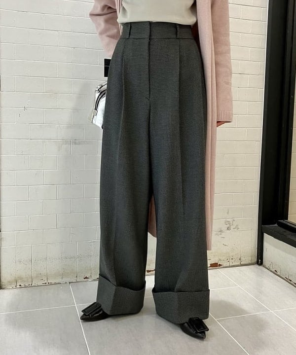五十峯 さよさんの「BEAMS WOMEN｜GIANNI CHIARINI / メタリック ALIFA レザーショルダーバッグ S」を使ったコーディネート
