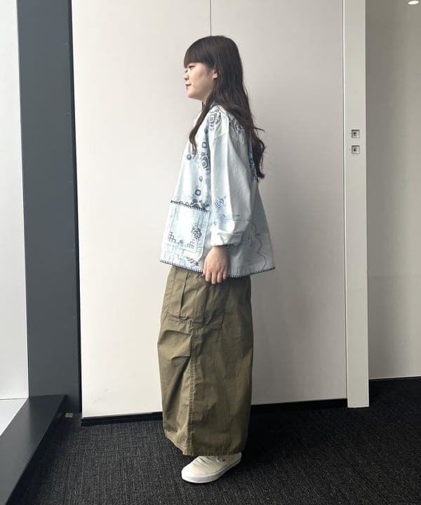 カスタニ モモノさんの「BEAMS WOMEN｜ボーイ ベーシック Tシャツ」を使ったコーディネート