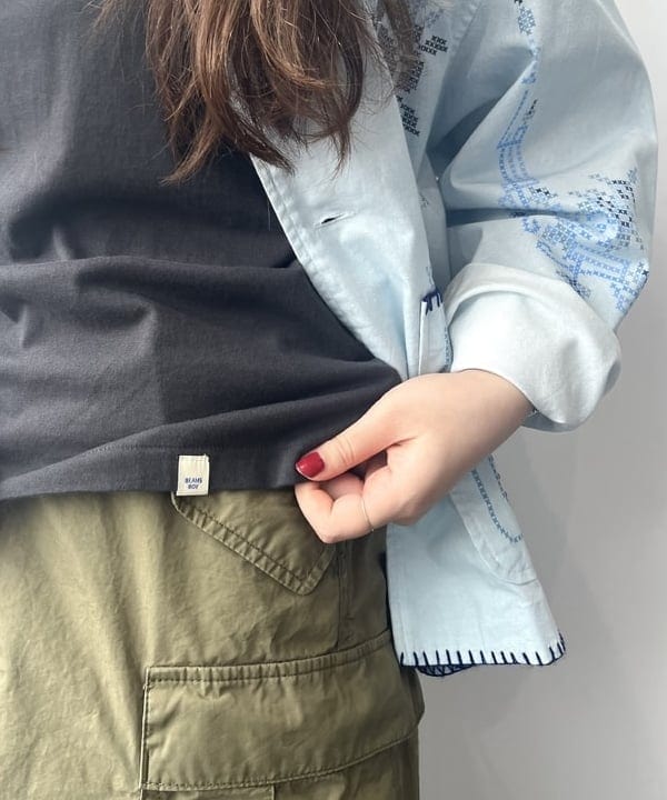 カスタニ モモノさんの「BEAMS WOMEN｜ボーイ ベーシック Tシャツ」を使ったコーディネート