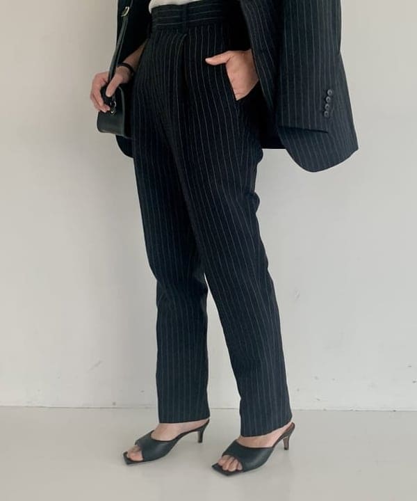 松元 晴佳さんの「BEAMS WOMEN｜AK+1 / ウールリネン テーラードジャケット」を使ったコーディネート