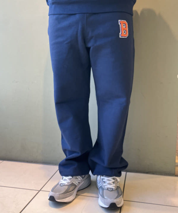 滝沢 一喜さんの「BEAMS WOMEN｜Bロゴ スウェットパンツ」を使ったコーディネート