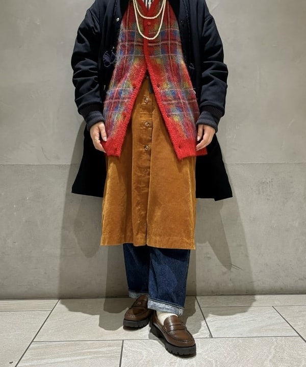 吉野 多恵さんの「BEAMS WOMEN｜ロンドンストライプ ボタンダウンシャツ」を使ったコーディネート