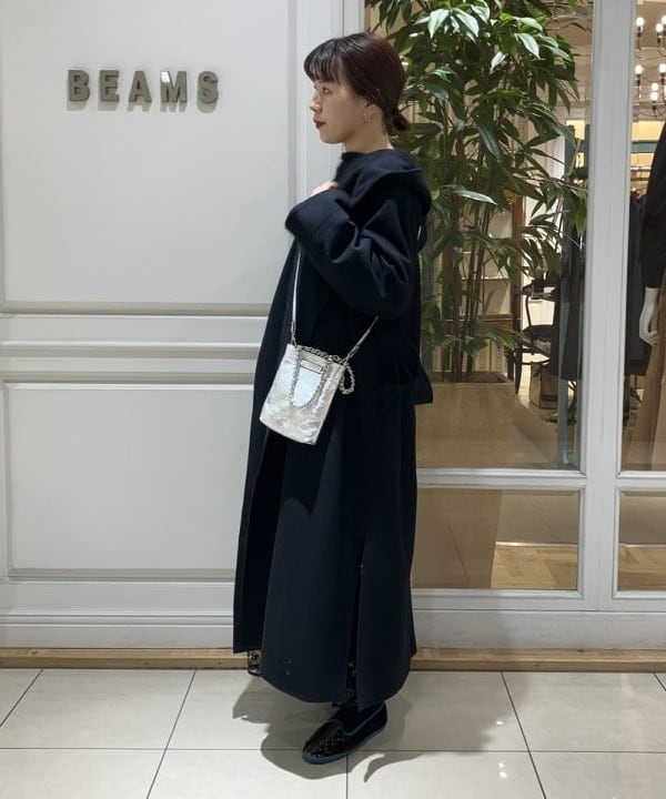 SAKAIさんの「BEAMS WOMEN｜GIANNI CHIARINI / CAMILLA メタリック レザートートバッグ」を使ったコーディネート
