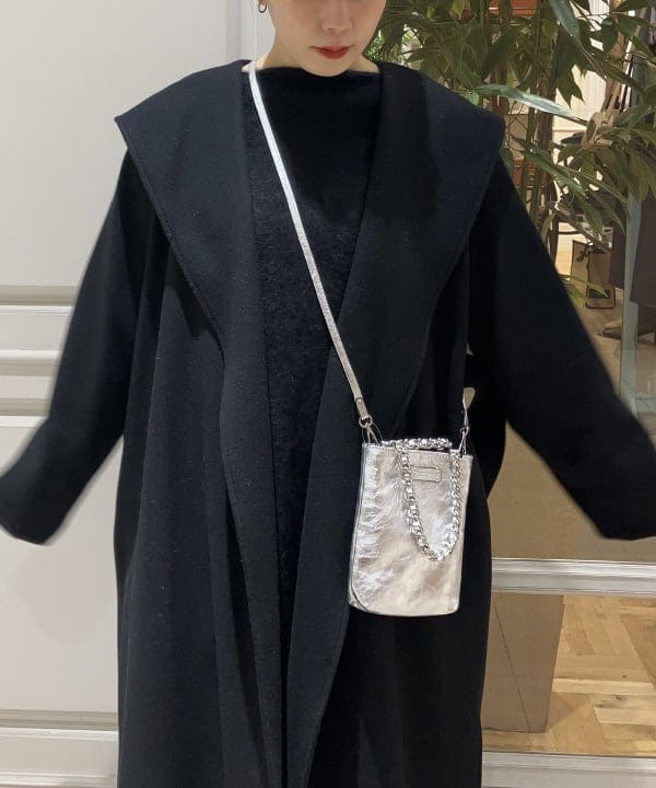 SAKAIさんの「BEAMS WOMEN｜GIANNI CHIARINI / CAMILLA メタリック レザートートバッグ」を使ったコーディネート