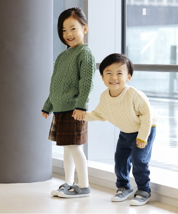 Teamson Kids ? ファッションプリント ガールズ バニティテーブルとスツールセット ミラー付き ? ヒョウ柄 (ピンク/ブラック) Teamson Kids - ファッションプリント 化粧台木製テーブル\u0026スツールセット ミラー付き - ゼブラ(アクアブルー⁄ホワイト)