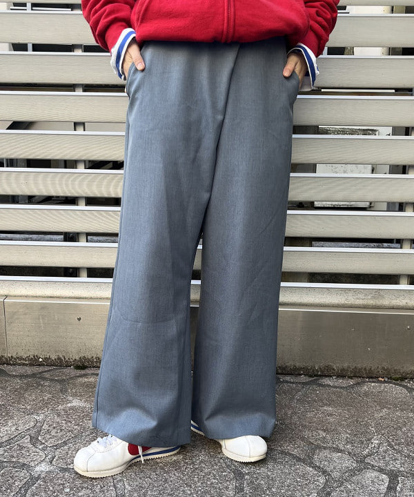 ミナミマリコさんの「BEAMS WOMEN｜ナバルボーダー ビッグ ボートネック カットソー」を使ったコーディネート