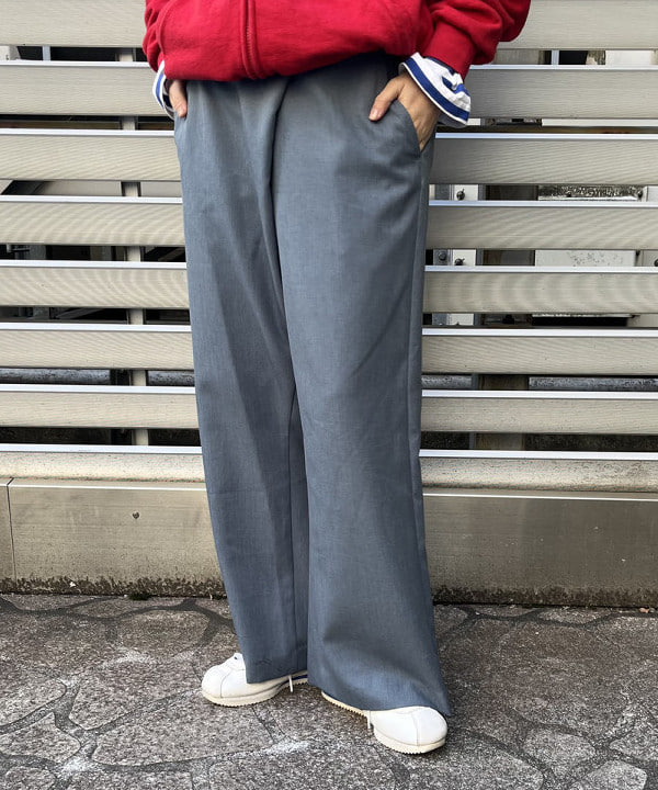 ミナミマリコさんの「BEAMS WOMEN｜ナバルボーダー ビッグ ボートネック カットソー」を使ったコーディネート