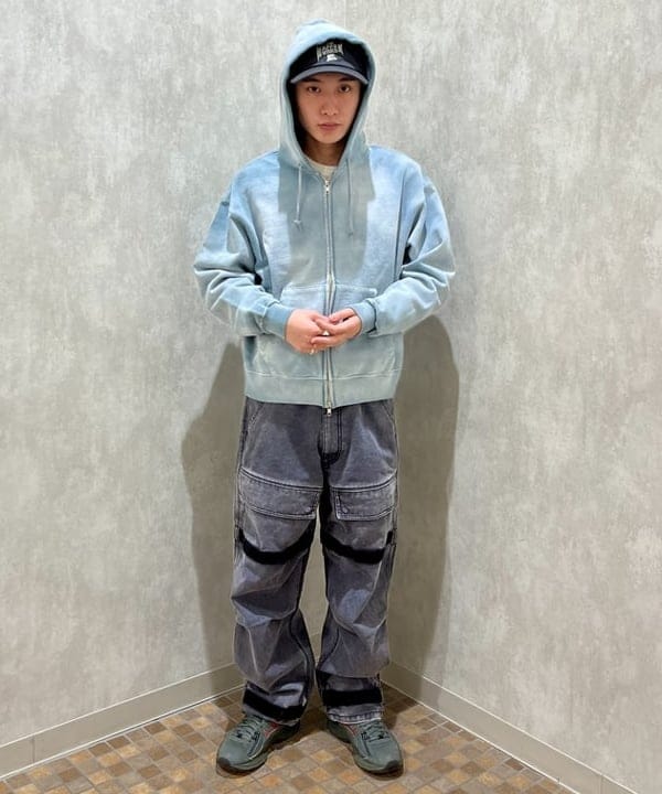 トラ吉さんの「BEAMS WOMEN｜BEAMS / ヴィンテージライク フェード フルジップフーディ」を使ったコーディネート