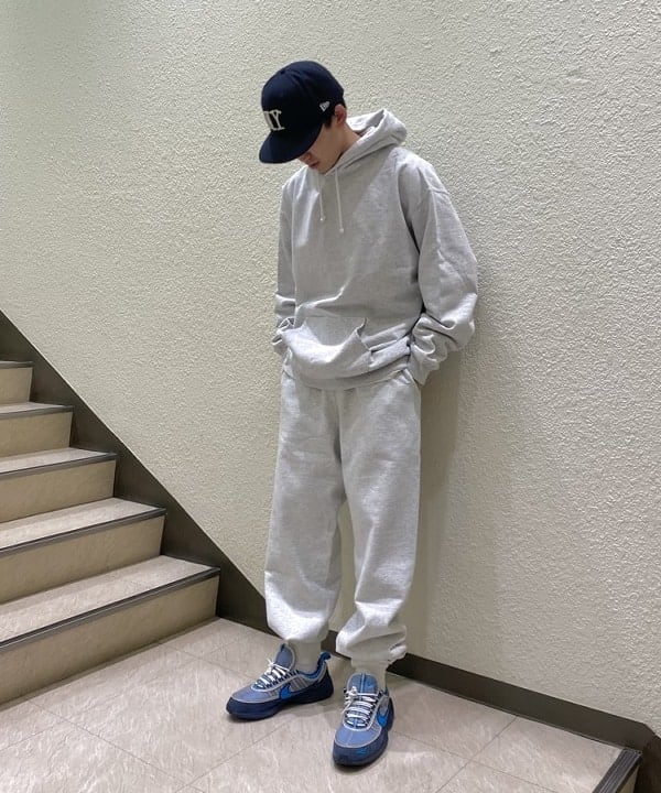石郷岡 稜さんの「ヘビーウェイト フーディ」を使ったコーディネート