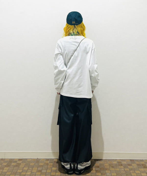 ひるてぃさんの「BEAMS WOMEN｜Ray BEAMS / フェイクレザー カーゴパンツ」を使ったコーディネート