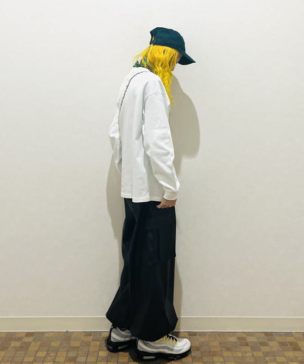 ひるてぃさんの「BEAMS WOMEN｜Ray BEAMS / フェイクレザー カーゴパンツ」を使ったコーディネート